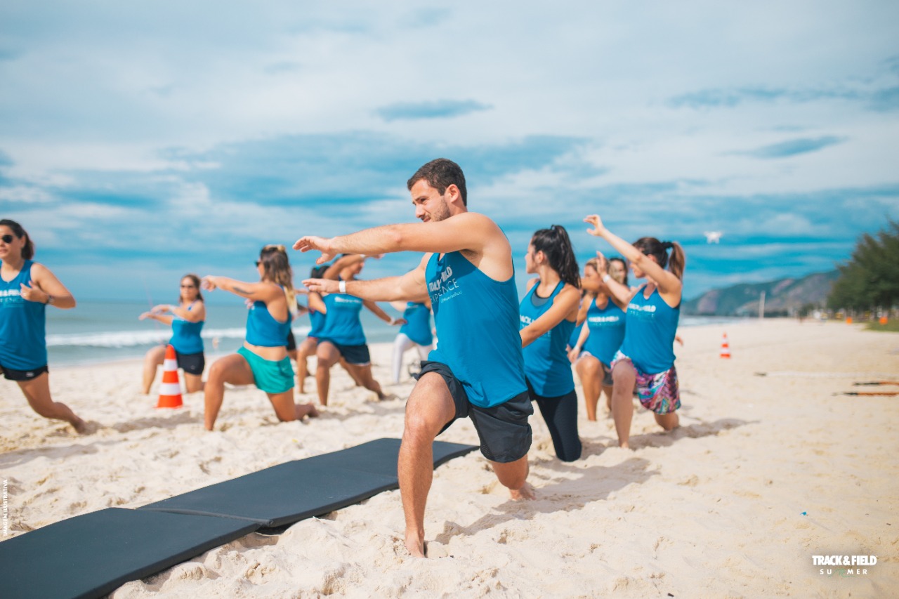 Ladyboy Guide Starr - Track&Field leva truck de experiÃªncias e ativaÃ§Ãµes de verÃ£o a quatro praias  de SÃ£o Paulo â€“ Moda Masculina por FÃ¡bio Monnerat